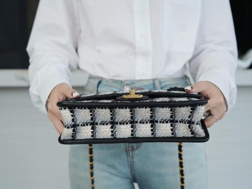 香奶奶 k 长款  黑白格花呢邮差豆腐包 商品图6