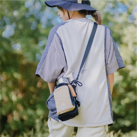 野营系列水壶斜挎包 商品图1