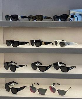 全系列墨镜 有喜欢的款式直接联系客服哦