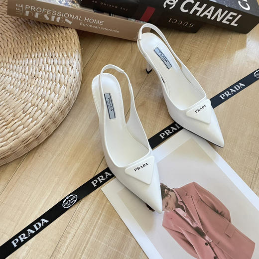 普拉哒细跟凉鞋 商品图1