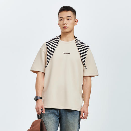 【新品上新】HX 春秋季圆领中袖T恤微宽松版型S102433147101/02 商品图1