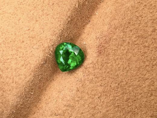 1.23ct 祖母绿裸石 商品图2