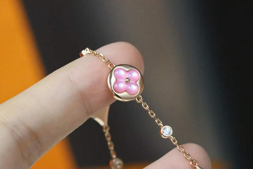 驴家粉贝母四花手链 商品图2