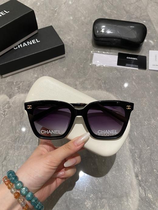 香家 型号CH7288 方形大框太阳眼镜 简洁大气 加入小香经典元素 时尚气质过目难忘 尺寸：65口14-145?小红书特推墨镜 商品图4