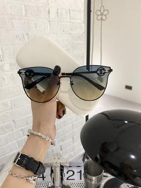 香家   墨镜 链条太阳眼镜 新品首发 型号CH7686小红书推荐尺寸：62口17-142 造型神器 双c标志搭配经典 字母logo 上脸效果无敌 小脸小姐姐选它没错