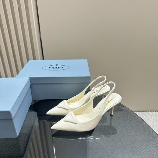 普拉哒三角标凉鞋 商品图8