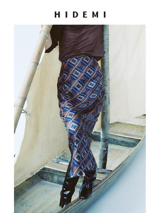 HIDEMI 经典几何印花系列极简缎面半身裙 商品图2