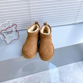 UGG| /    周冬雨同款 | ugg  迷你后亮包~ 雪地靴?