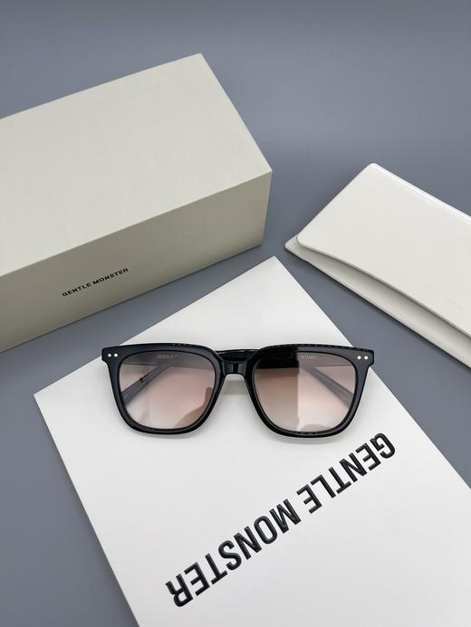 GENTLE MONSTER，Noma，字母图案镜腿 GM 墨镜高品质不规则板材猫眼形时尚太阳镜 商品图1