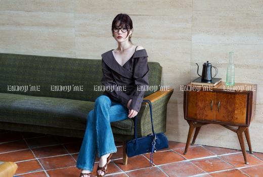 【门店同款】ENJOY秋季时光回廊V领露肩收腰衬衫 159247435 商品图8