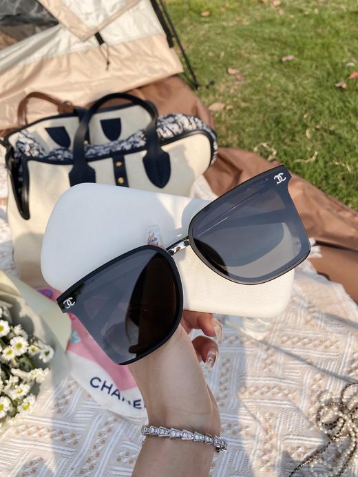 香家 型号CH7682方形太阳眼镜墨镜 简洁大气 轻巧低调有质感 加入小香经典元素 时尚气质过目难忘 尺寸：67口16-145?小红书热推款 商品图5