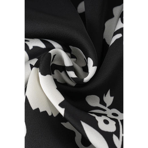 剩S/M/L/XL 米思阳2026春季新款设计感黑白撞色印花半身裙减龄百搭裙子女3800 商品图3