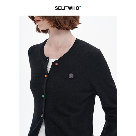 SELFWHO羊毛羊绒混纺经典纯色针织开衫女2024秋新款圆领百搭外套 商品图3