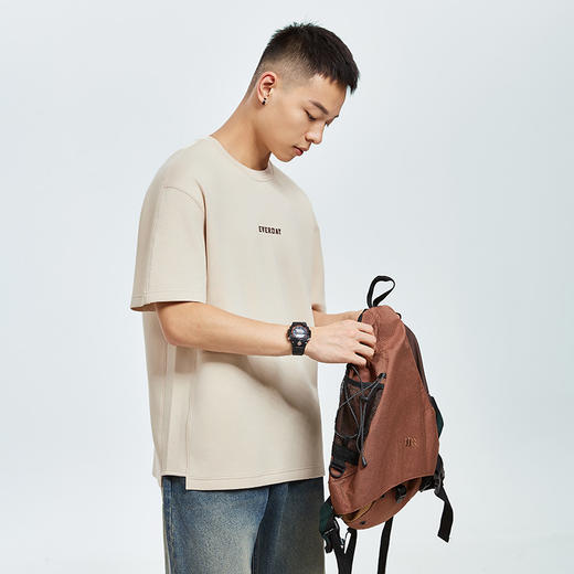 【新品上新】HX 春秋季圆领中袖T恤微宽松版型S102433147101/02 商品图5