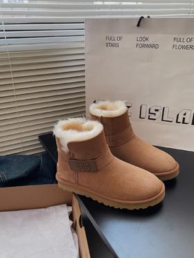 2022秋冬新款皮毛一体胶片雪地靴