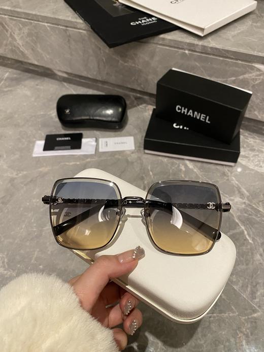 香家   墨镜 太阳眼镜 网红款太阳镜 型号CH7322 小红书推荐大框太阳镜尺寸：58口18-145 造型神器 双c标志搭配经典羊皮海洋链条  上脸效果无敌 商品图1