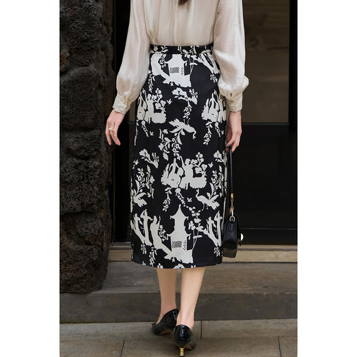 剩S/M/L/XL 米思阳2026春季新款设计感黑白撞色印花半身裙减龄百搭裙子女3800 商品图2