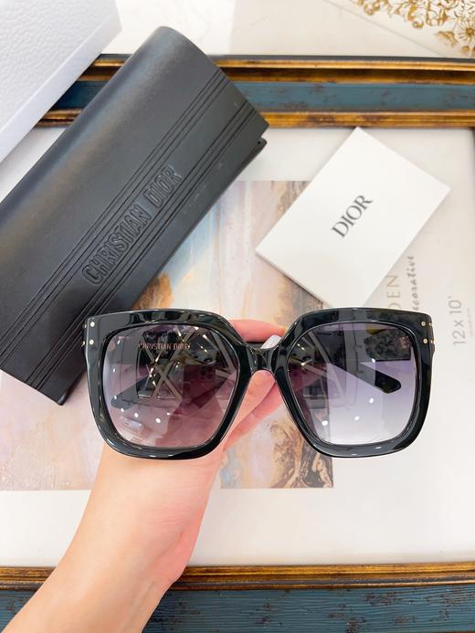 D家 墨镜（顶板镜片，可配度数） Diorsinature S10F 尺码:55口17-135 字母镜腿 CD高品质板材方形时尚太阳镜 商品图3