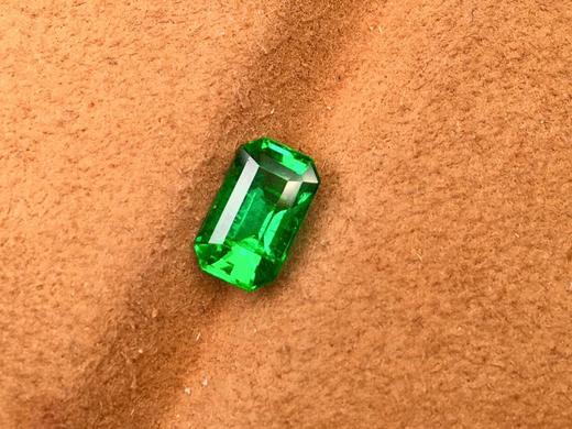 1.32ct 祖母绿裸石 商品图2