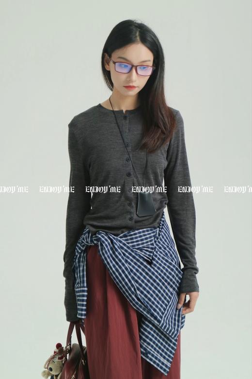 【门店同款】ENJOY秋季less is more极简刺绣字母小衫 159195567 商品图9