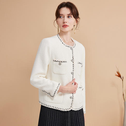 EITIE爱特爱冬季新款精致气质高级感经典小香风直筒显瘦短款外套D2403411 商品图3