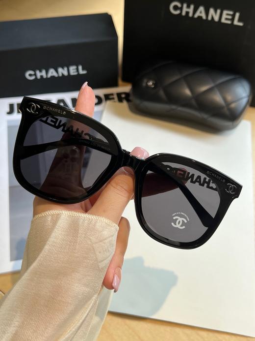香家 太阳眼镜 网红款太阳镜 型号CH7622小红书推荐方形墨镜尺寸：65口24-145 造型神器  上脸效果无敌 商品图0