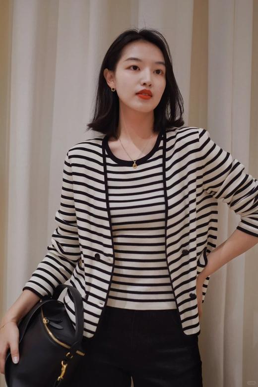 薄超细开衫针织套装 条纹休闲小香针织开衫/背心套装 圣马洛条纹针织系列 可通勤可日常 简约大气 全棉轻盈细棉纱织就 面料挺阔 商品图0