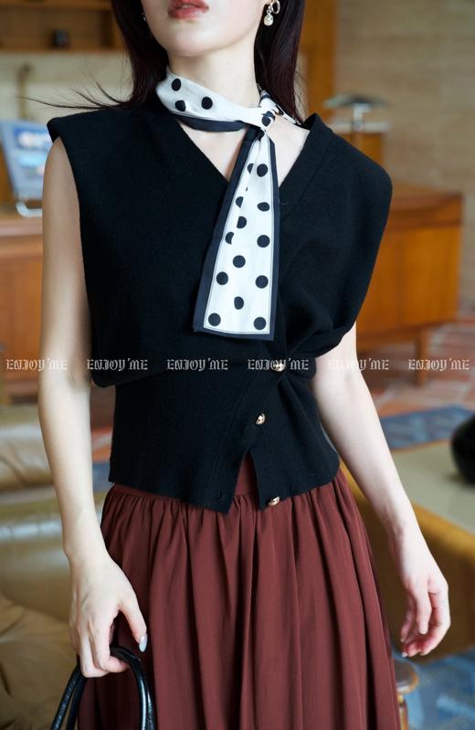 【门店同款】ENJOY秋季时光回廊V领垫肩无袖针织 159144436 商品图1