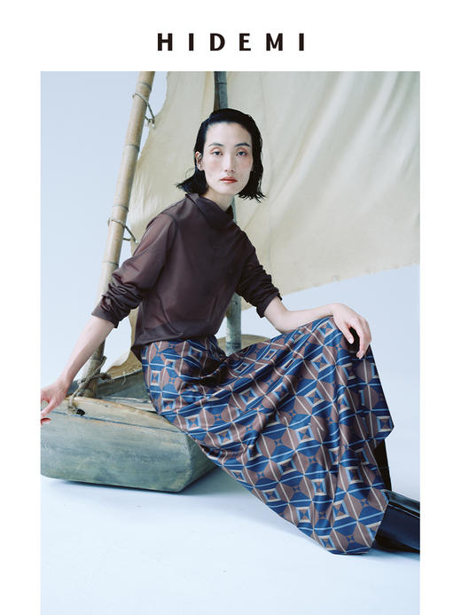 HIDEMI 经典几何印花系列极简缎面半身裙 商品图3