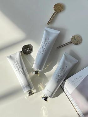 ✨【独特艾琳香氛手护礼盒】教师节/中秋节/圣诞节/新年礼物✨ ❤️水润保湿 柔嫩丝滑👍清爽不油腻 😍再也不怕这个秋冬干燥起皮啦 