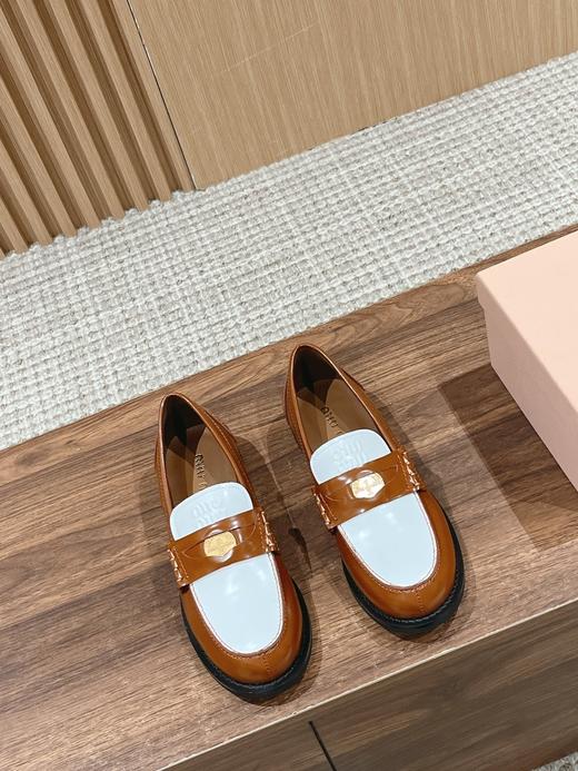 缪家  爆款金币乐福鞋 Miu女孩们的新色乐福来啦！（HD） 商品图2