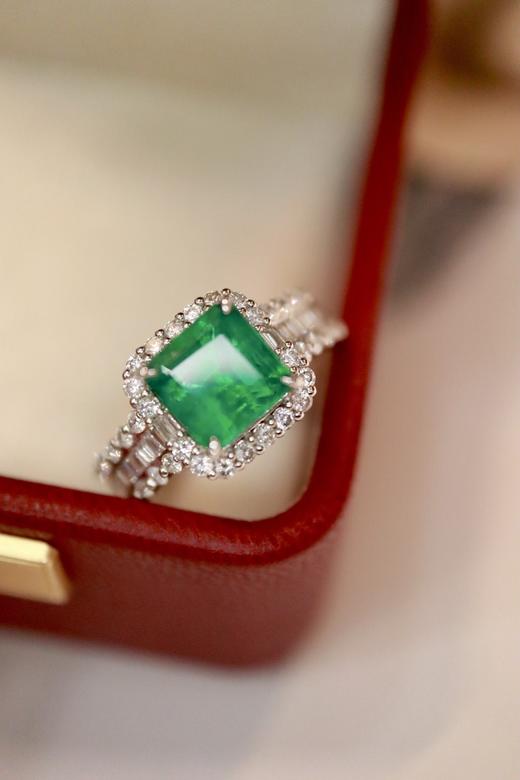 2.03ct 祖母绿戒指 商品图1