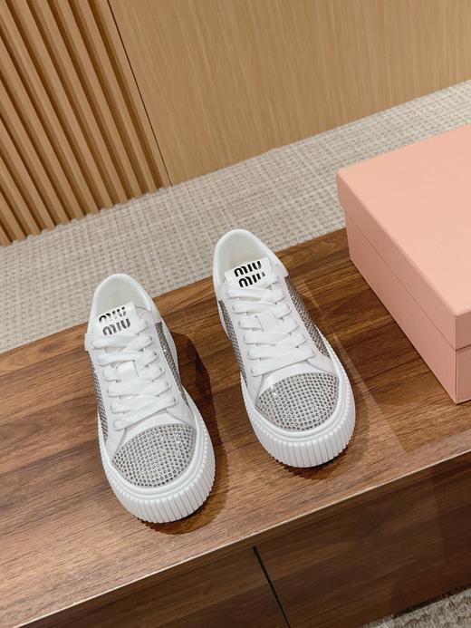 缪家 23新款复古时尚厚底钻面饼干鞋小白鞋 商品图3