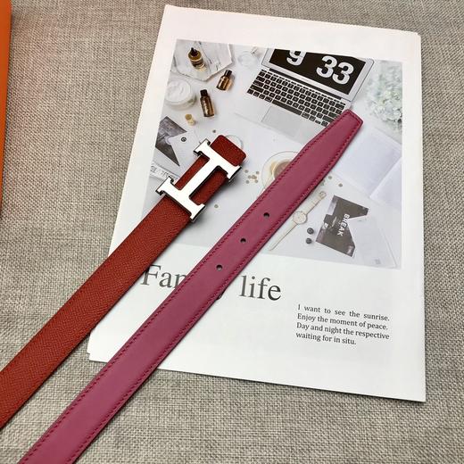 H家   女款  & Swift掌纹小牛皮和Epsom小牛皮双面头层皮腰带。 商品图0