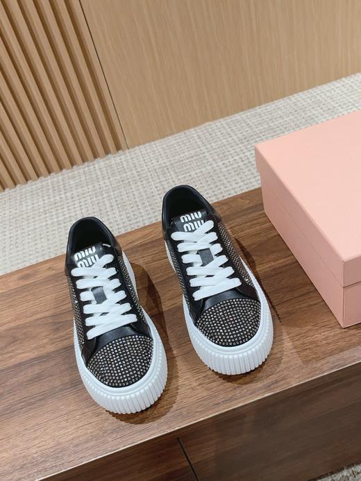 缪家 23新款复古时尚厚底钻面饼干鞋小白鞋 商品图2