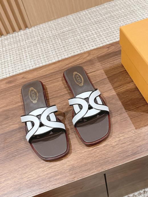 T*D'S Sandals in Leather 套脚 时尚凉拖 女款 2023新款春夏猪鼻子拖鞋 商品图3