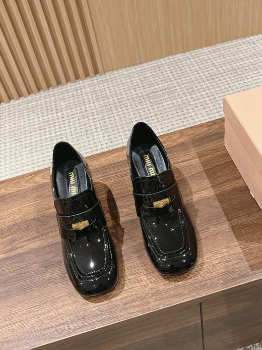 缪家 23FW秀款漆皮金币乐福 5色合集(HD) 商品图6