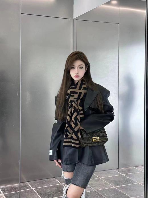 Fend* 芬家羊毛围巾 尺寸 ：190??35  9.27直播款 商品图1