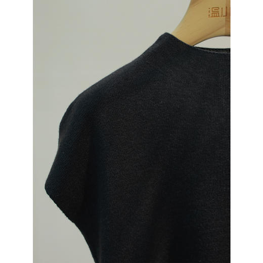 【抖音专属】百搭无袖打底衫（24715085） 商品图3