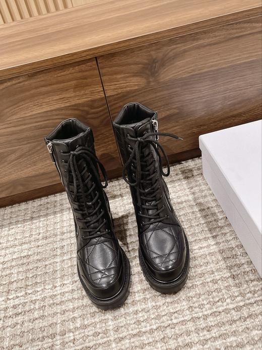 D家 秋冬胎小牛菱格短靴 基础的造型却呈现了新的时髦新意！(HD) 商品图2