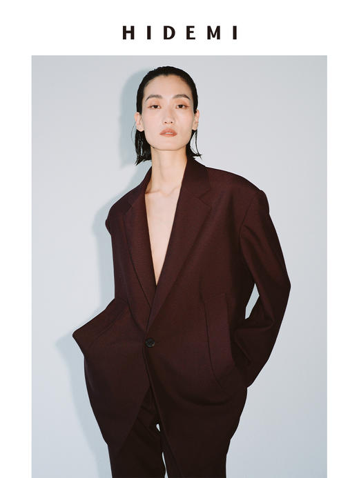 HIDEMI 极简设计感甄选斜纹精纺羊毛挺括感立体剪裁翻领式宽肩宽松西装套装 黑色/勃艮第红 西装/烟管长裤 商品图4