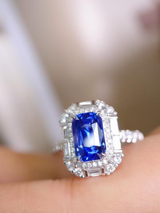 2.61ct 5.01g 蓝宝石戒指 商品图3