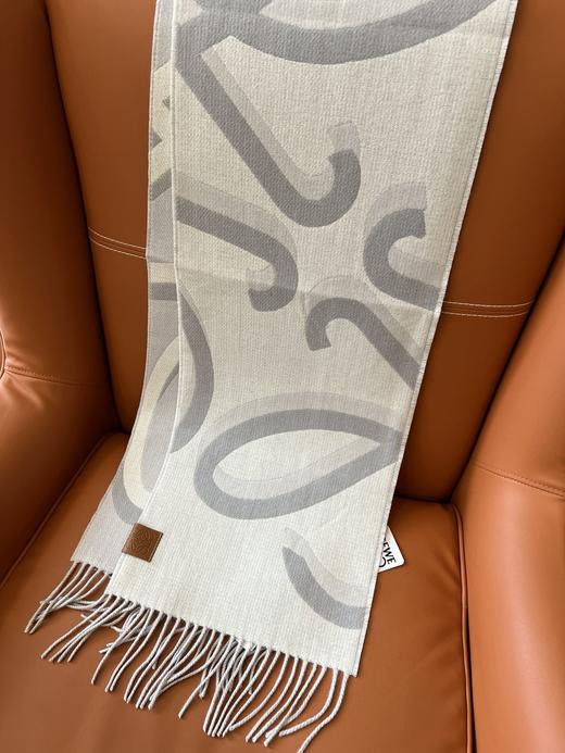 罗*威 提花围巾 商品图4