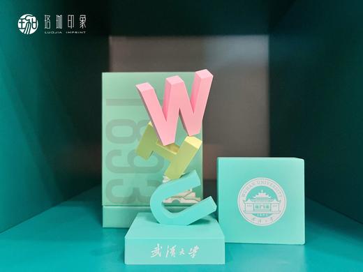 WHU立体摆件 商品图1