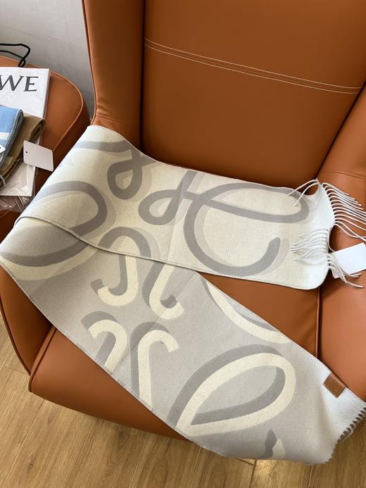 罗*威 提花围巾 商品图6