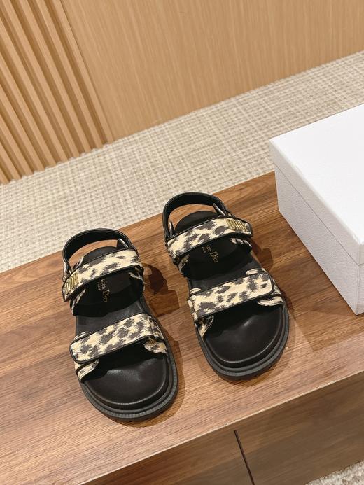 D家 23 新火爆凉鞋 经典升级魔术贴凉拖鞋 商品图3