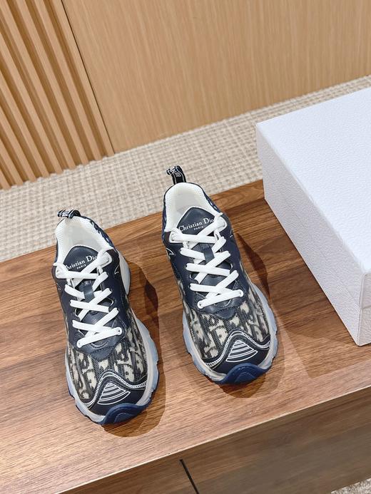 D家 这款 Vibe 运动鞋融入D家 的高订精神，重新诠释经典跑鞋(HD) 商品图6