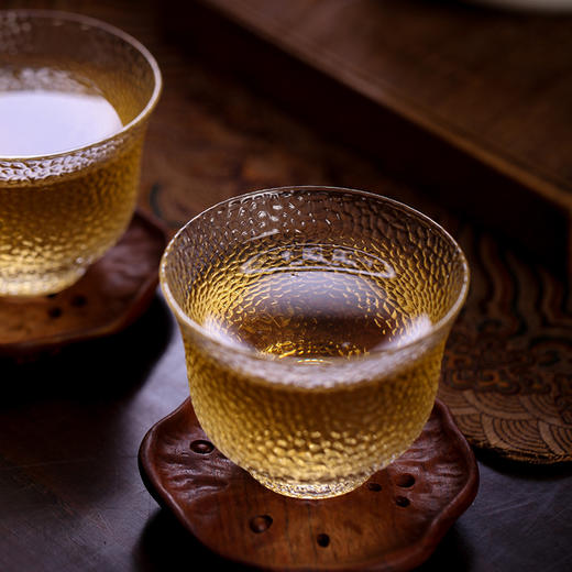 【聂老师的茶】2024年老曼峨一类茶王树100克生饼 商品图3