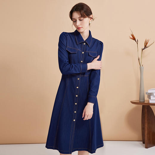 EITIE爱特爱经典复古翻领收腰显瘦深蓝色牛仔连衣裙2024秋季新款C2407418 商品图2