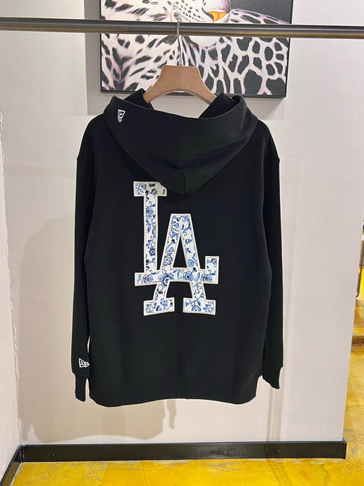 NEW Era纽亦华新款ML*B青花瓷系列情侣款卫衣 商品图11